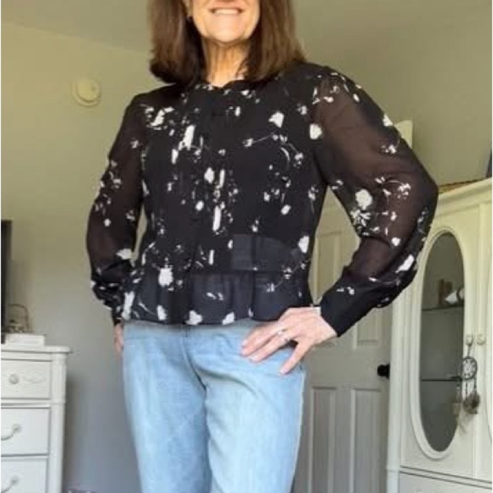 Cabi Silhouette Blouse - Picture 5 of 15